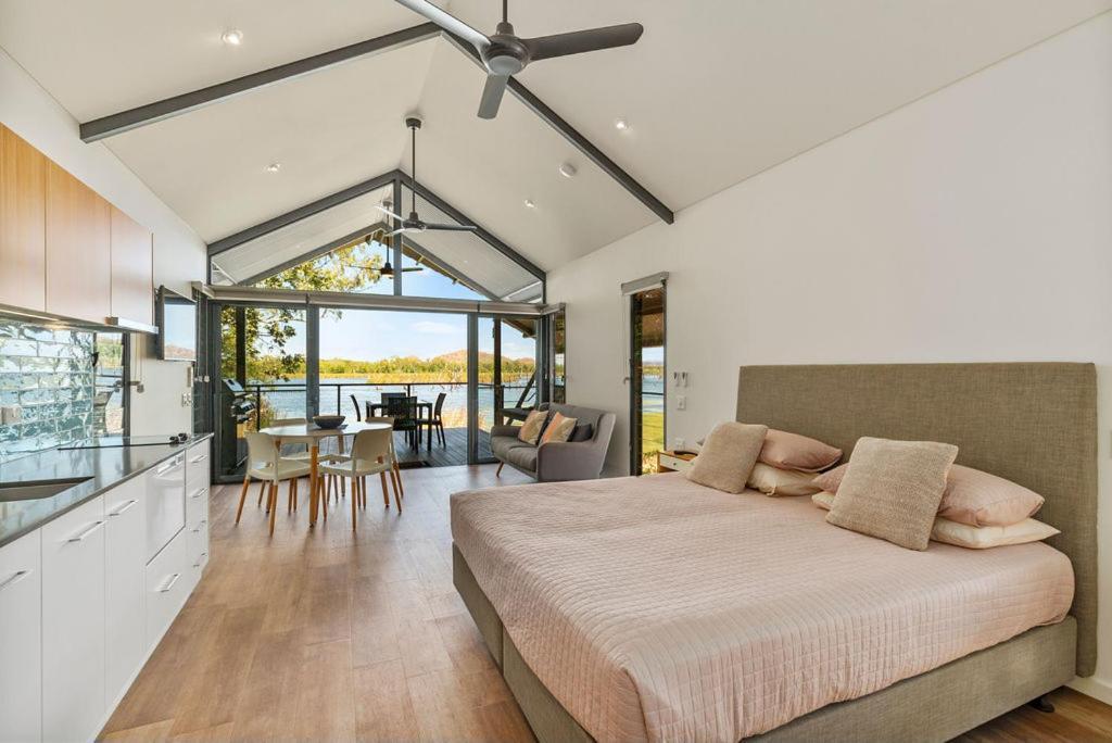 Kimberleyland Waterfront Holiday Park Kununurra Eksteriør billede