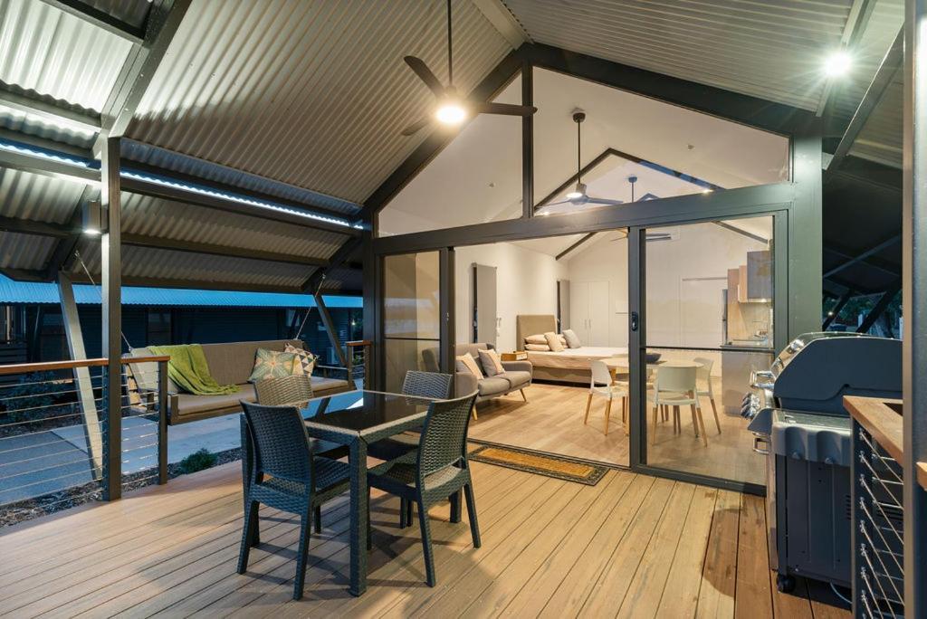 Kimberleyland Waterfront Holiday Park Kununurra Eksteriør billede