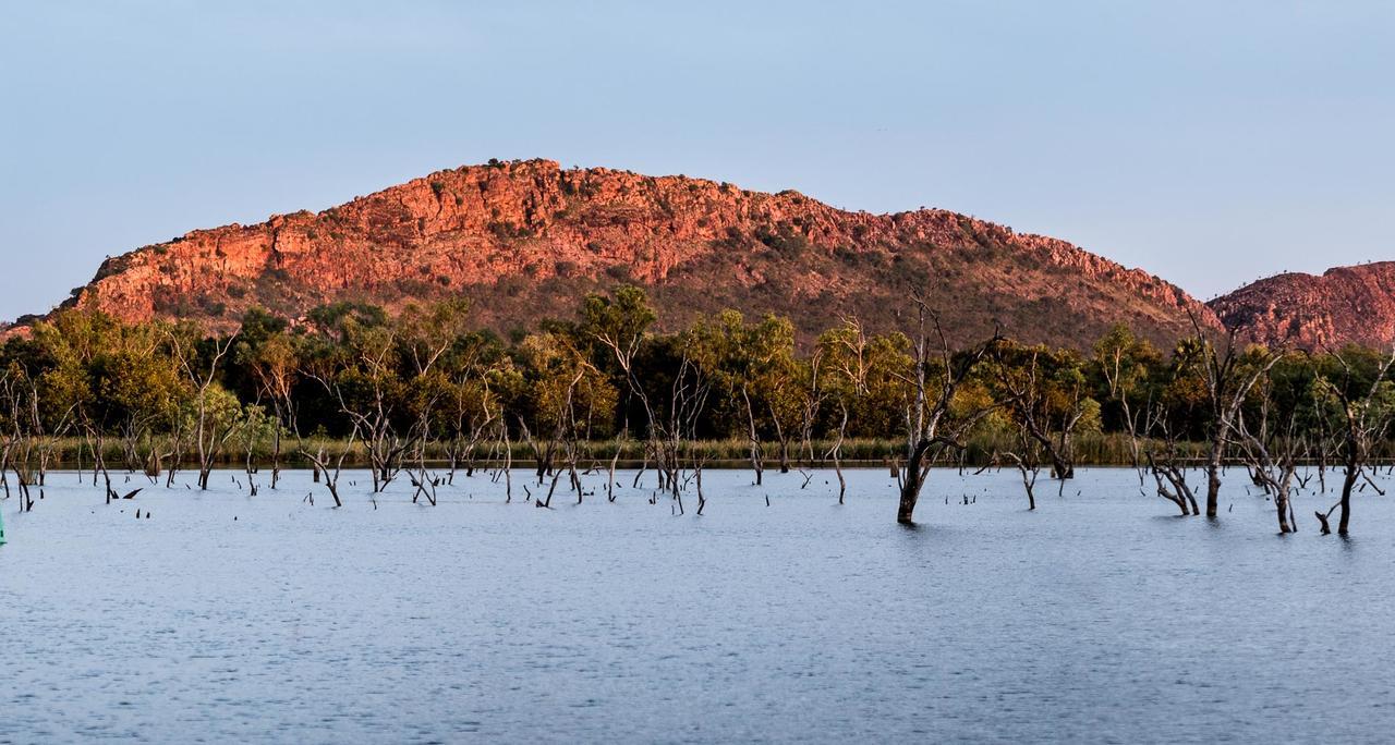 Kimberleyland Waterfront Holiday Park Kununurra Eksteriør billede